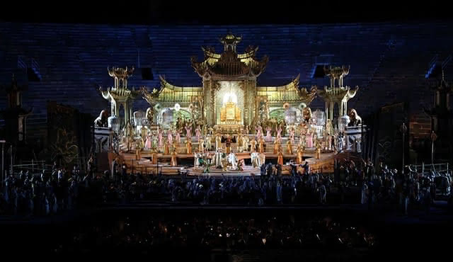 Специальное предложение для ранних пташек: Turandot на Оперном фестивале Арена ди Верона 2024
