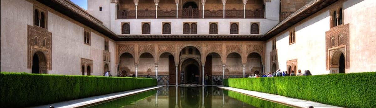 Alhambra Court of the Myrtles, Credit: Flickr/Romtomtom