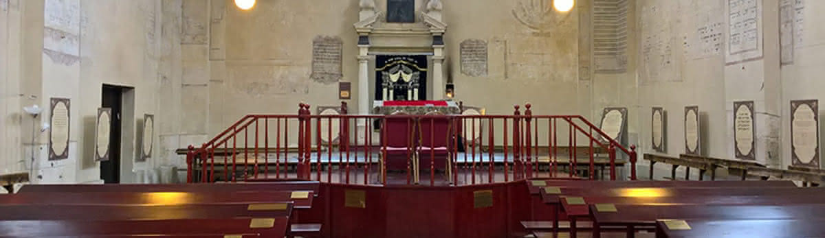 Isaac Synagogue, Krakow, inside