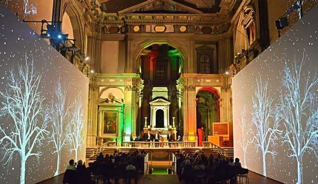 Weihnachtskonzert mit den Drei Tenören: Auditorium Santo Stefano al Ponte Vecchio mit Abendessen