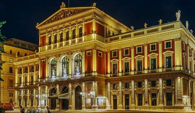 维瓦尔第的《四季》和莫扎特在音乐厅的演出