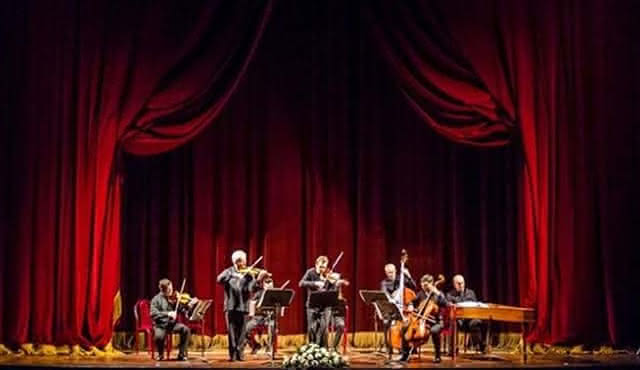 Jantar e Concerto Clássico em Veneza: As Quatro Estações do Vivaldi