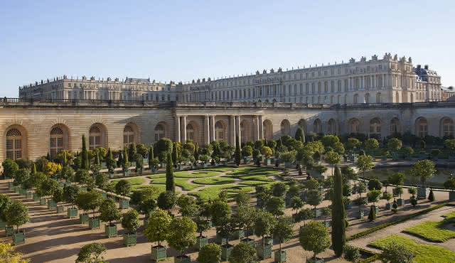 Versailles Palace & Gardens Half day guided tour with Fountain Show