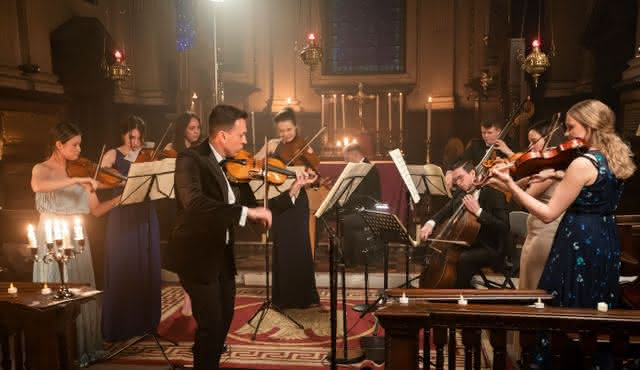Vivaldis Vier Jahreszeiten bei Kerzenschein in Edinburgh