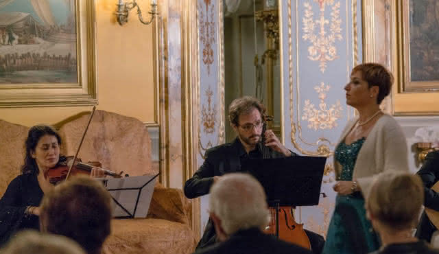 Vivaldi und die Oper in der geheimen Wohnung der Prinzessin, Palazzo Doria Pamphilj