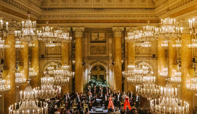 维也纳霍夫堡皇宫乐团：施特劳斯和莫扎特在维也纳