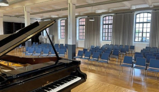 勃兰登堡夏季音乐会：卡尔-贝希施泰因钢琴收藏馆青年艺术家音乐会在斯潘道举行