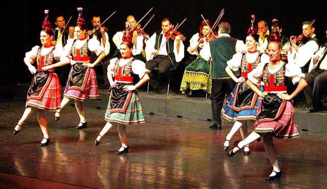 布达佩斯的匈牙利舞蹈表演