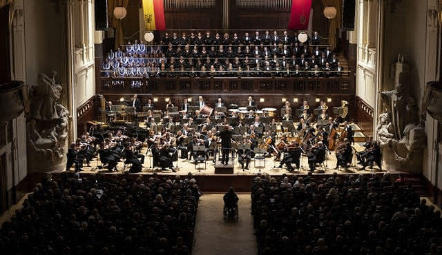 Carmina Burana: Orquesta Sinfónica de Praga
