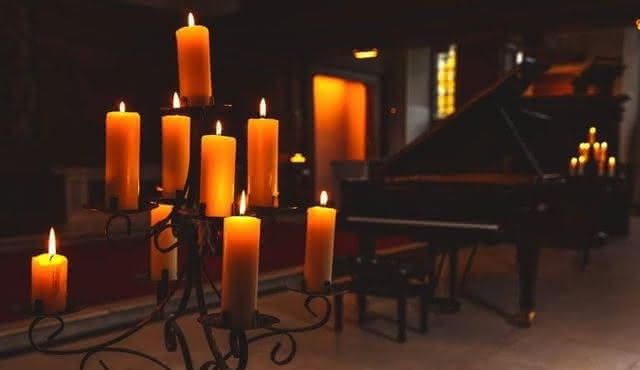 Chopin and Champagne by Candlelight at St Mary Le Strand