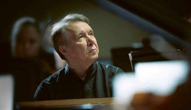 Mikhail Pletnev, Kristine Balanas and the Concerto Budapest